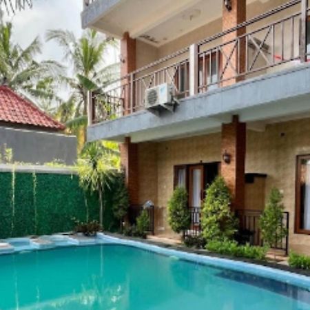 Wahyuga Sari Guest House Nita Salon & Spa 누사 렘봉안 외부 사진