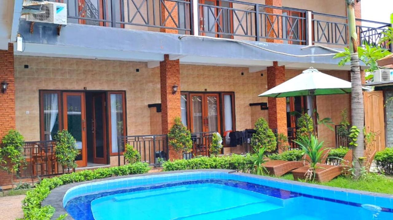 Wahyuga Sari Guest House Nita Salon & Spa 누사 렘봉안 외부 사진