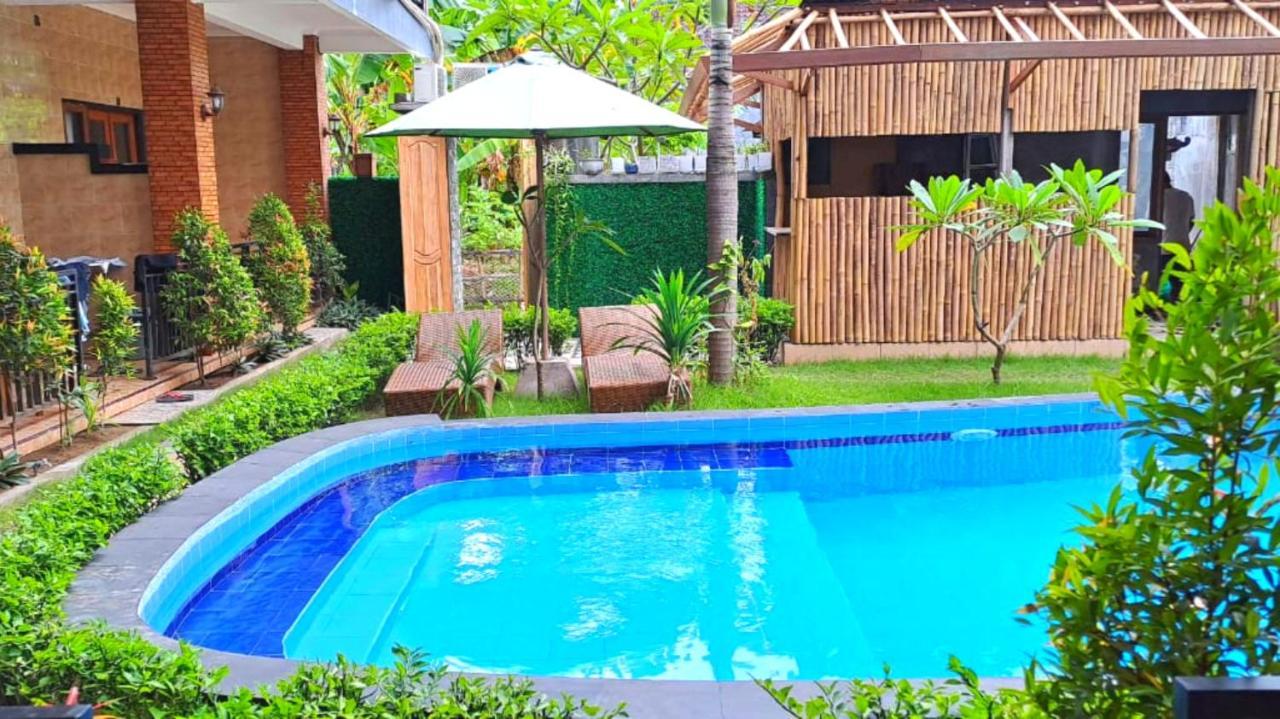 Wahyuga Sari Guest House Nita Salon & Spa 누사 렘봉안 외부 사진