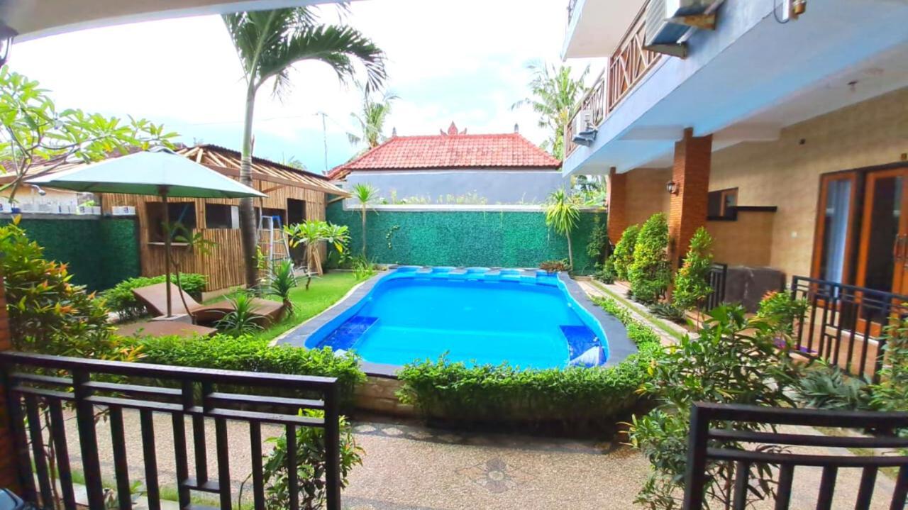 Wahyuga Sari Guest House Nita Salon & Spa 누사 렘봉안 외부 사진